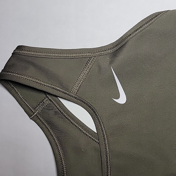 Nike women's sport bra - Picture 2 of 7